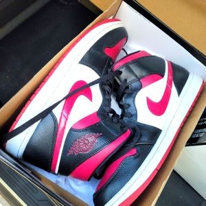Jordan 1 Mid
